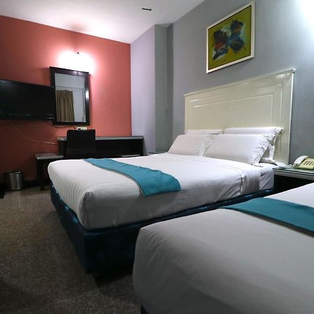 Hotel Sri Пучонг Экстерьер фото