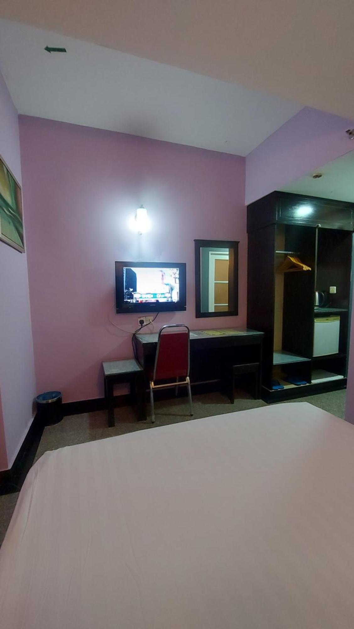 Hotel Sri Puchong Sdn Bhd Экстерьер фото