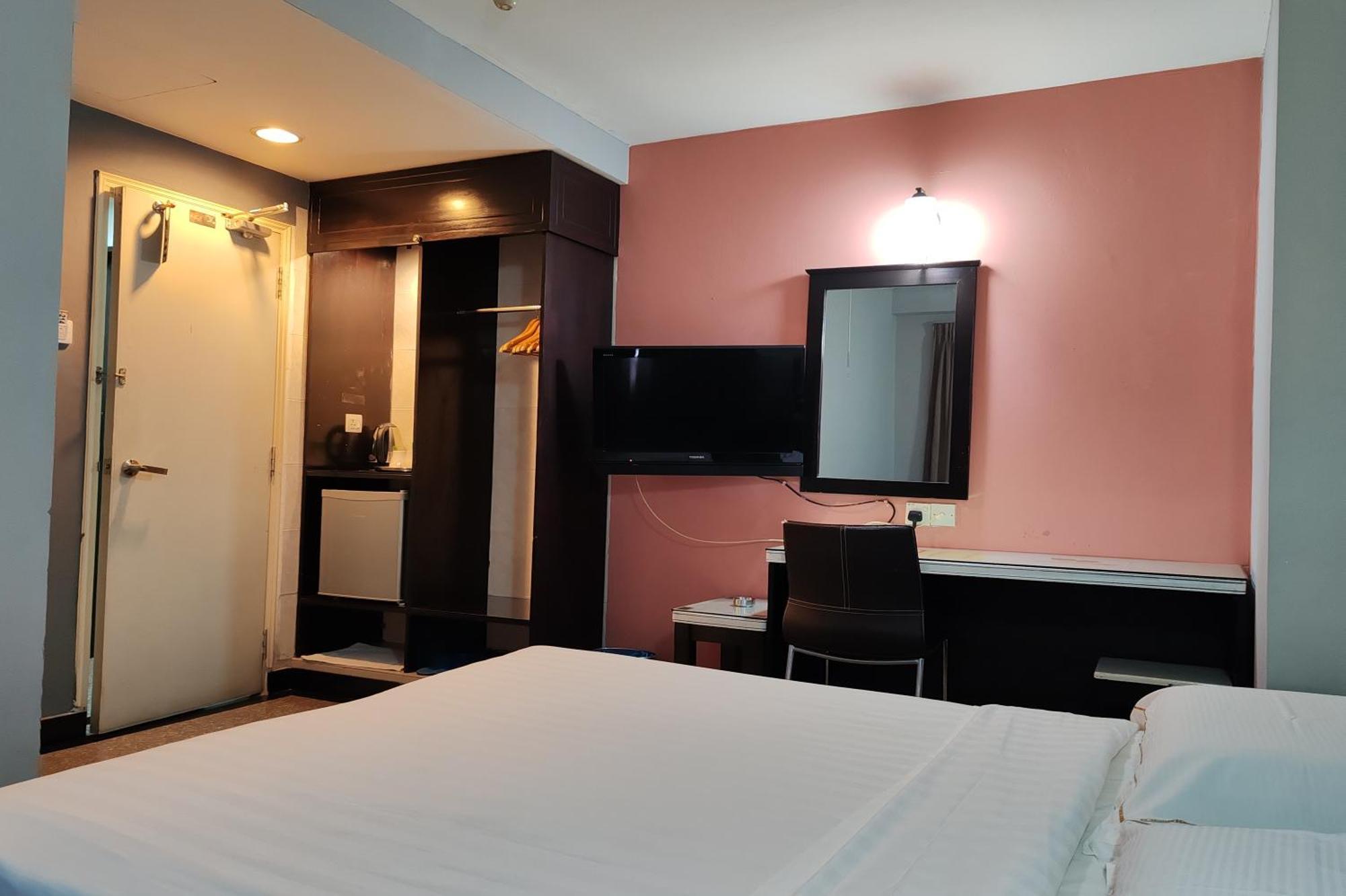 Hotel Sri Пучонг Экстерьер фото