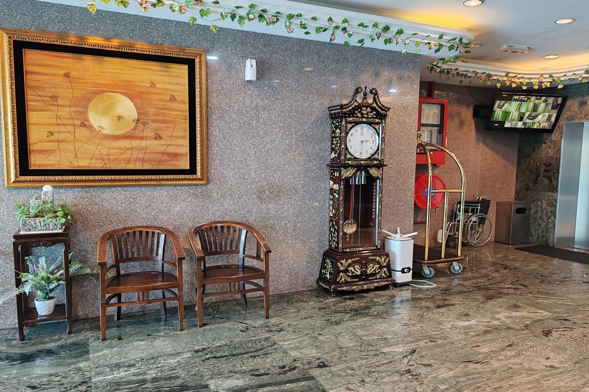 Hotel Sri Пучонг Экстерьер фото