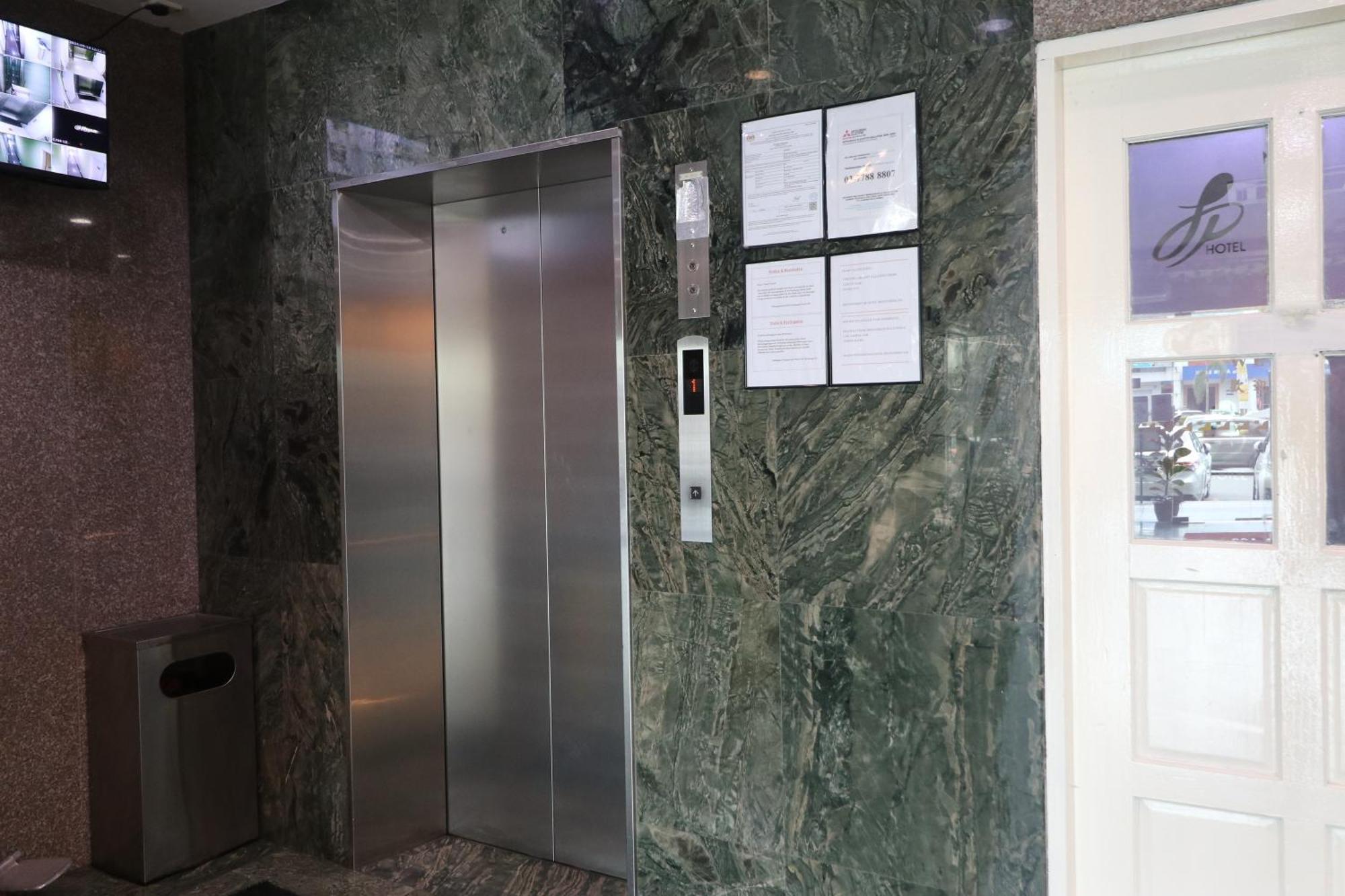 Hotel Sri Пучонг Экстерьер фото