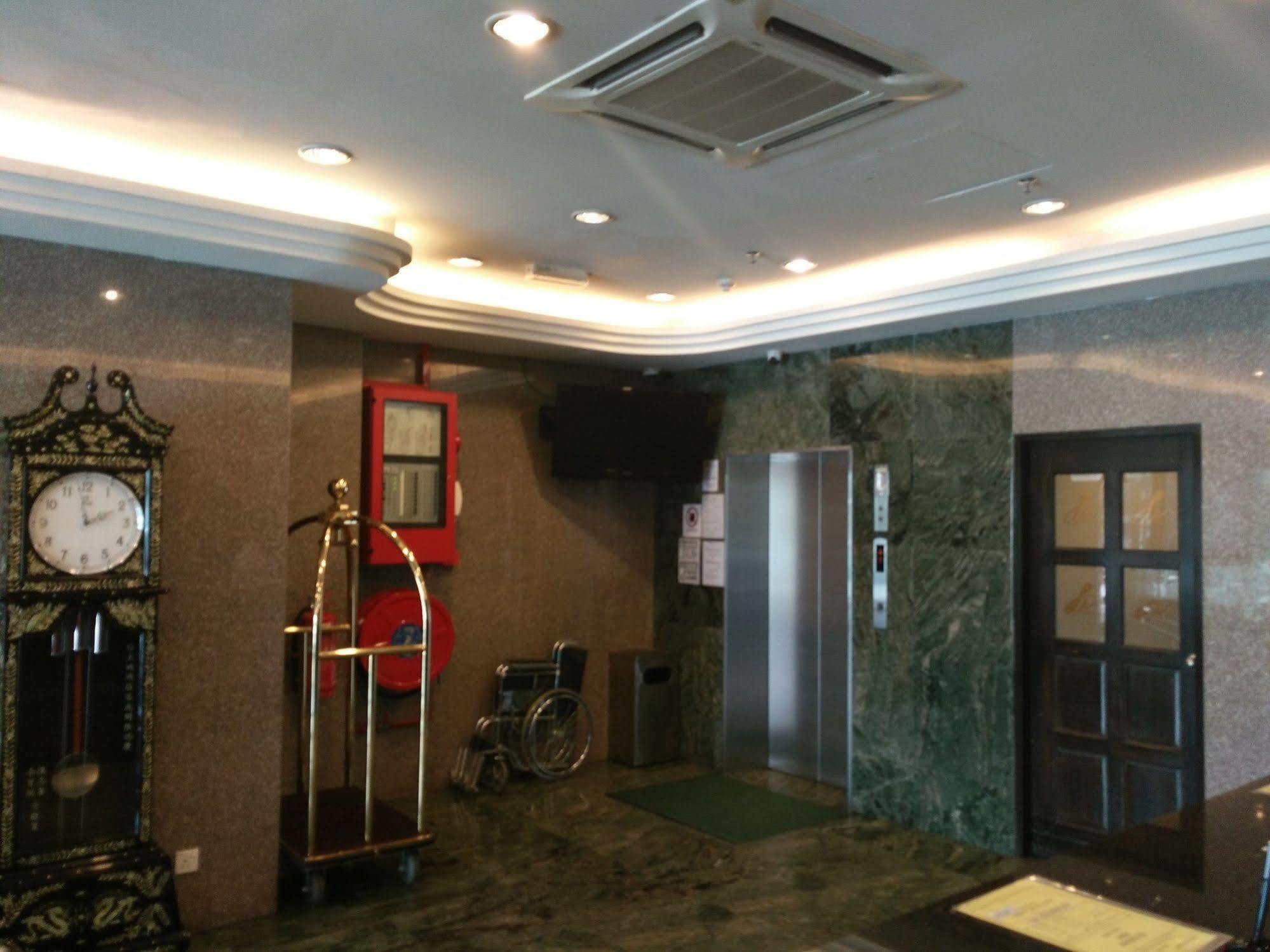 Hotel Sri Puchong Sdn Bhd Экстерьер фото